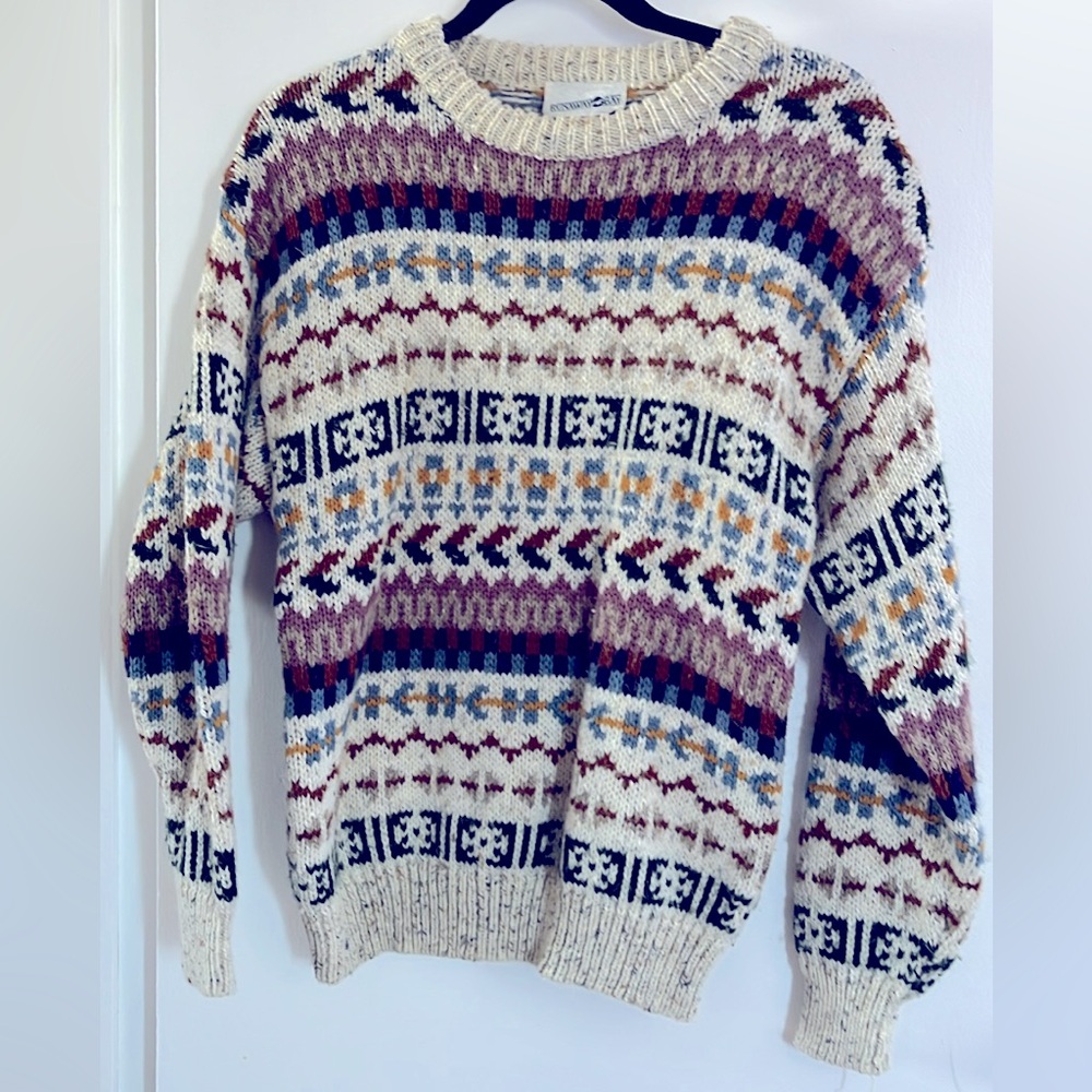 Vintage Runaway Bay women’s cottage core sweater